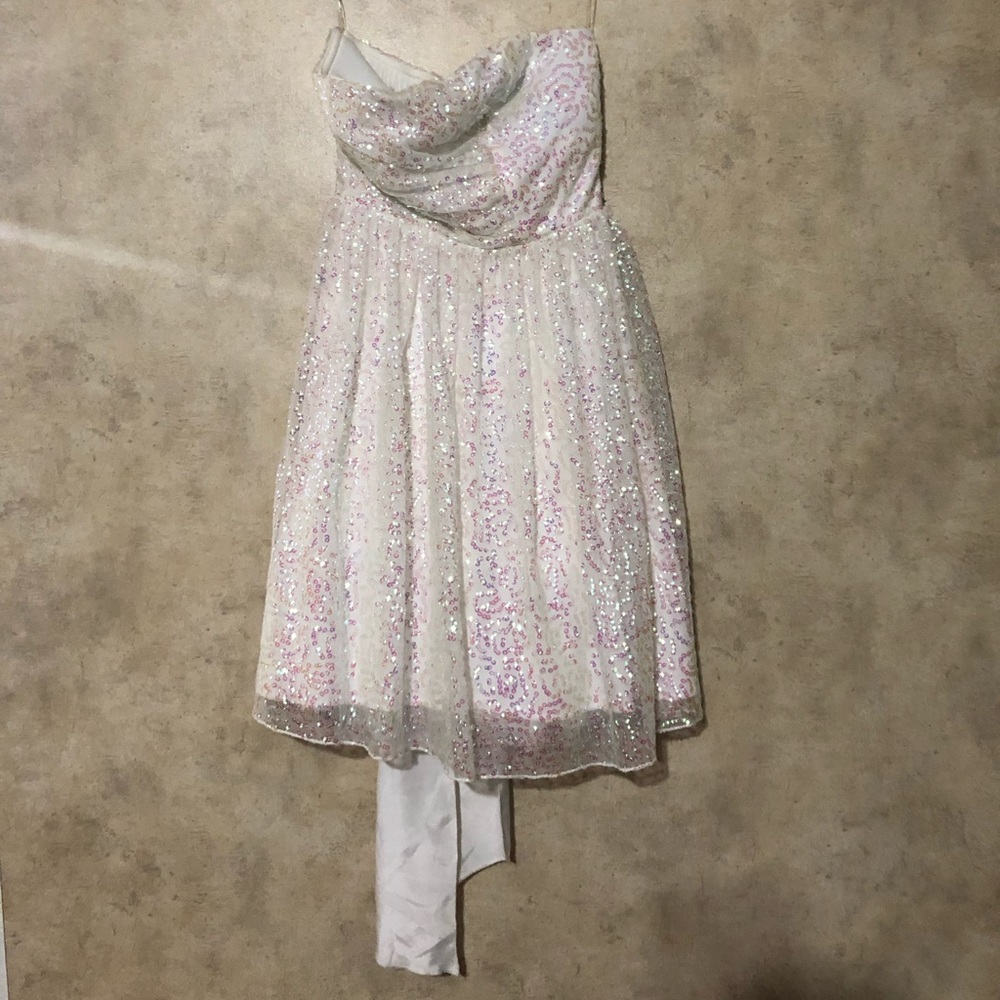 Strapless sparkle white dress